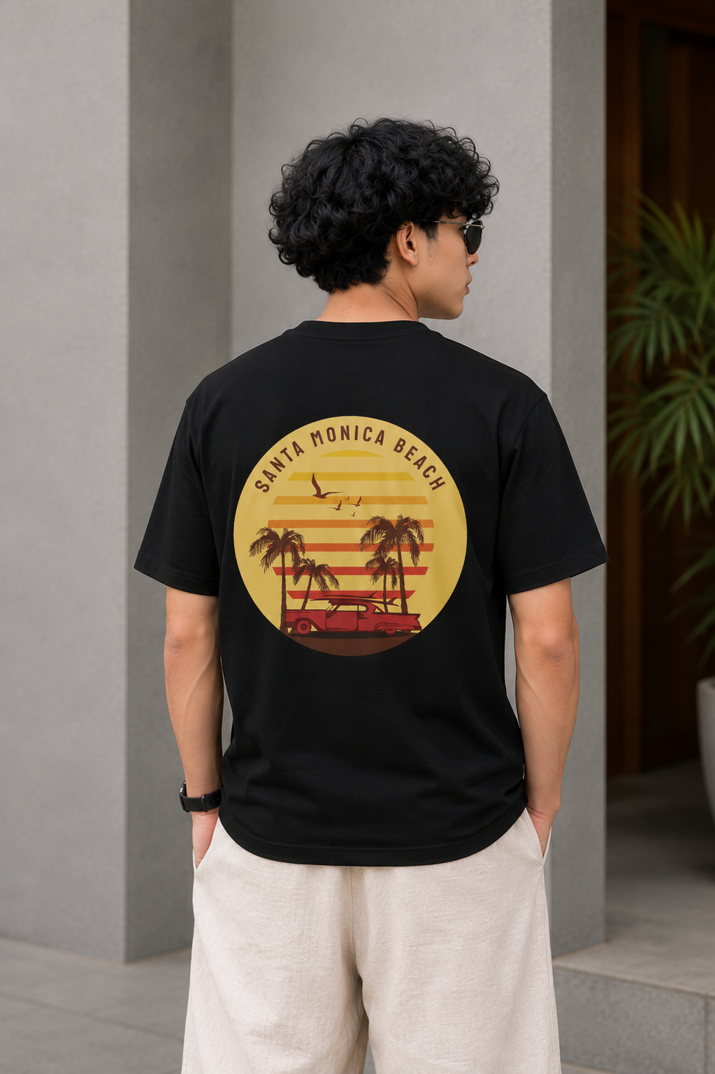 Black Oversized Santa Monica Beach Graphic T-Shirt for Men – Retro Summer Streetwear Tee