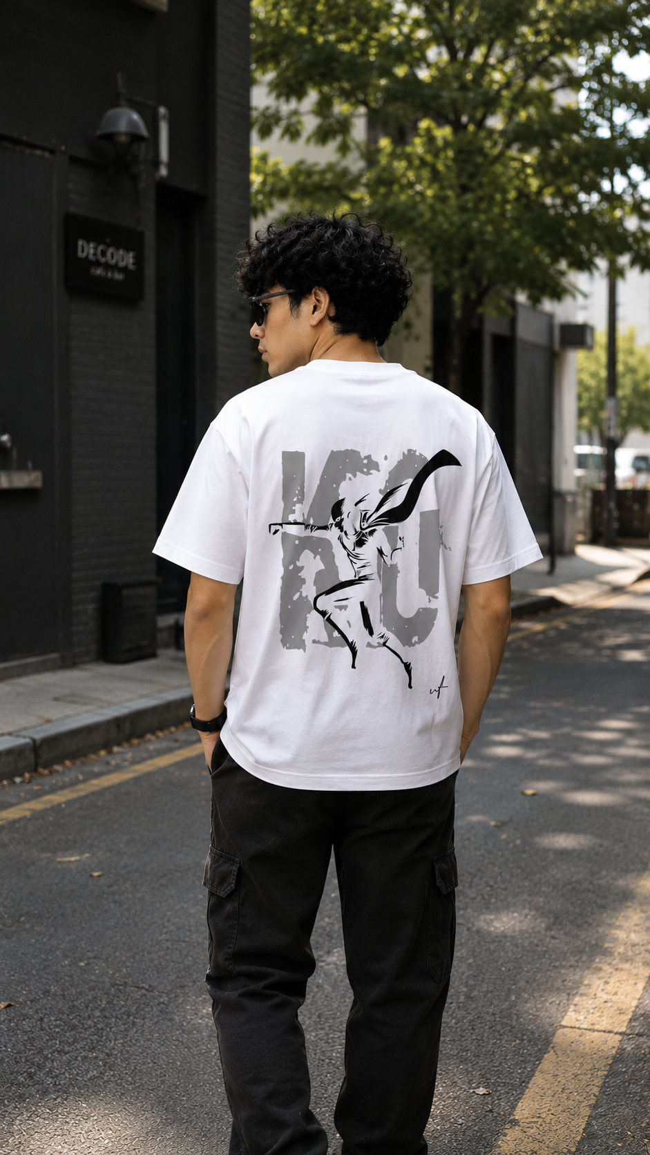 White Oversized Samurai Graphic T-Shirt for Men – Japanese Anime Streetwear Back Print Tee