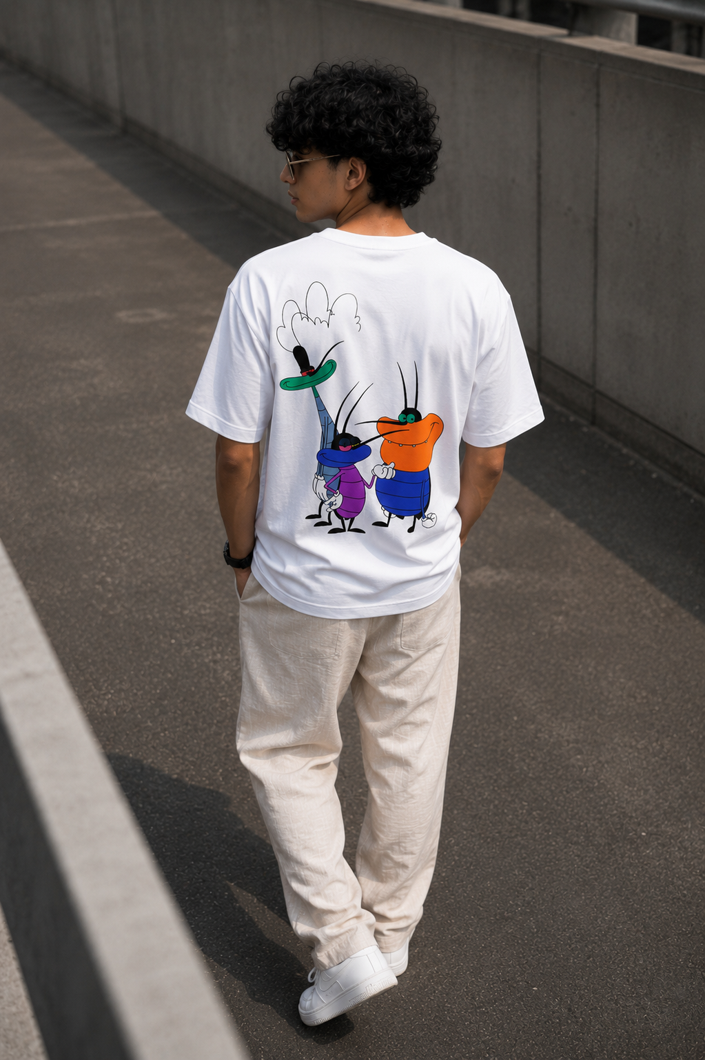 White Oversized Funny Cockroach Graphic T-Shirt for Men – Meme Streetwear Printed Tee