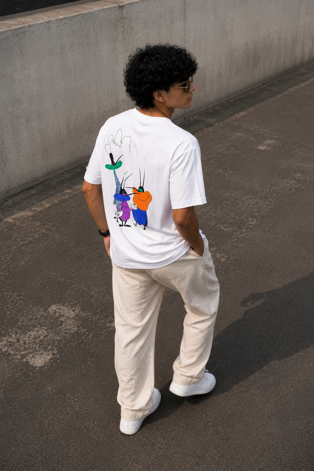 White Oversized Funny Cockroach Graphic T-Shirt for Men – Meme Streetwear Printed Tee