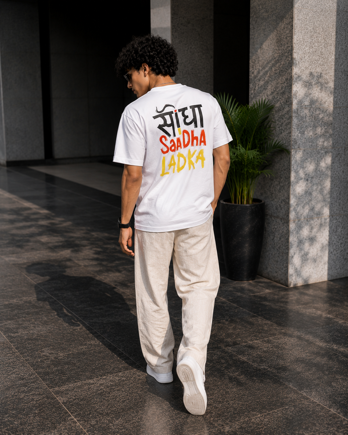 White Oversized “Saadha Ladka” Graphic T-Shirt for Men – Hindi Typography Streetwear Tee