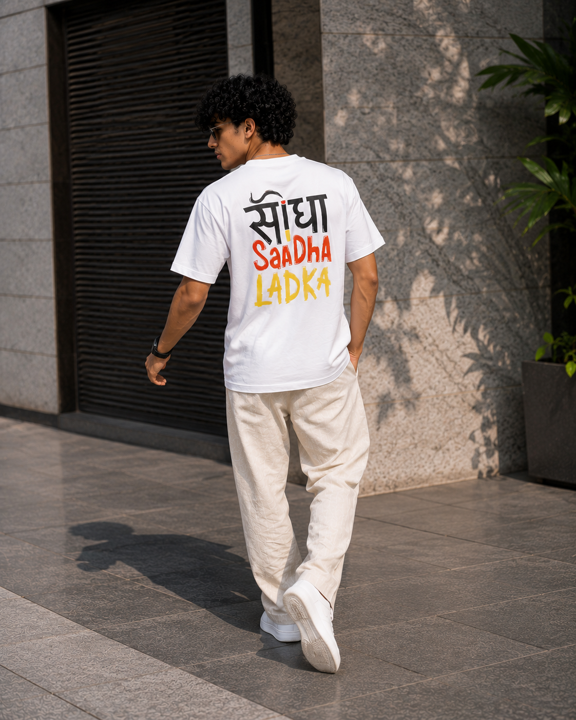 White Oversized “Saadha Ladka” Graphic T-Shirt for Men – Hindi Typography Streetwear Tee